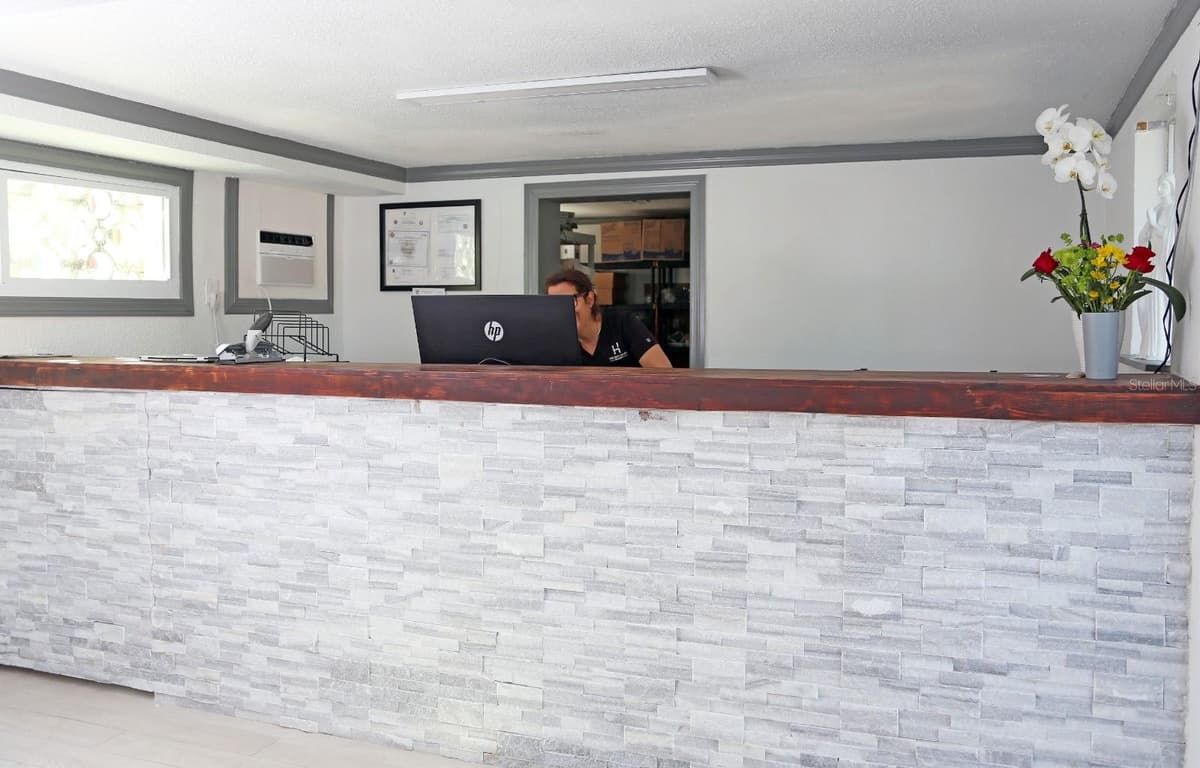14711 GULF BOULEVARD — photo 2 of 35