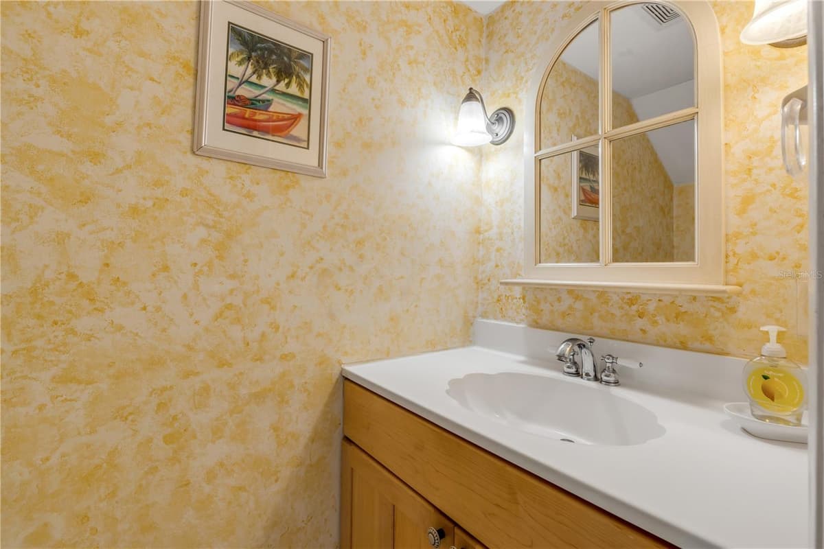815 OCEAN SHORE BOULEVARD — photo 22 of 42