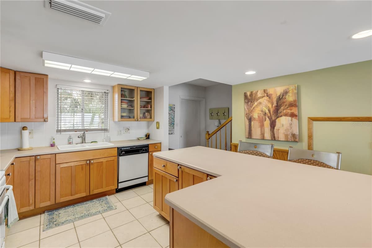 815 OCEAN SHORE BOULEVARD — photo 13 of 42