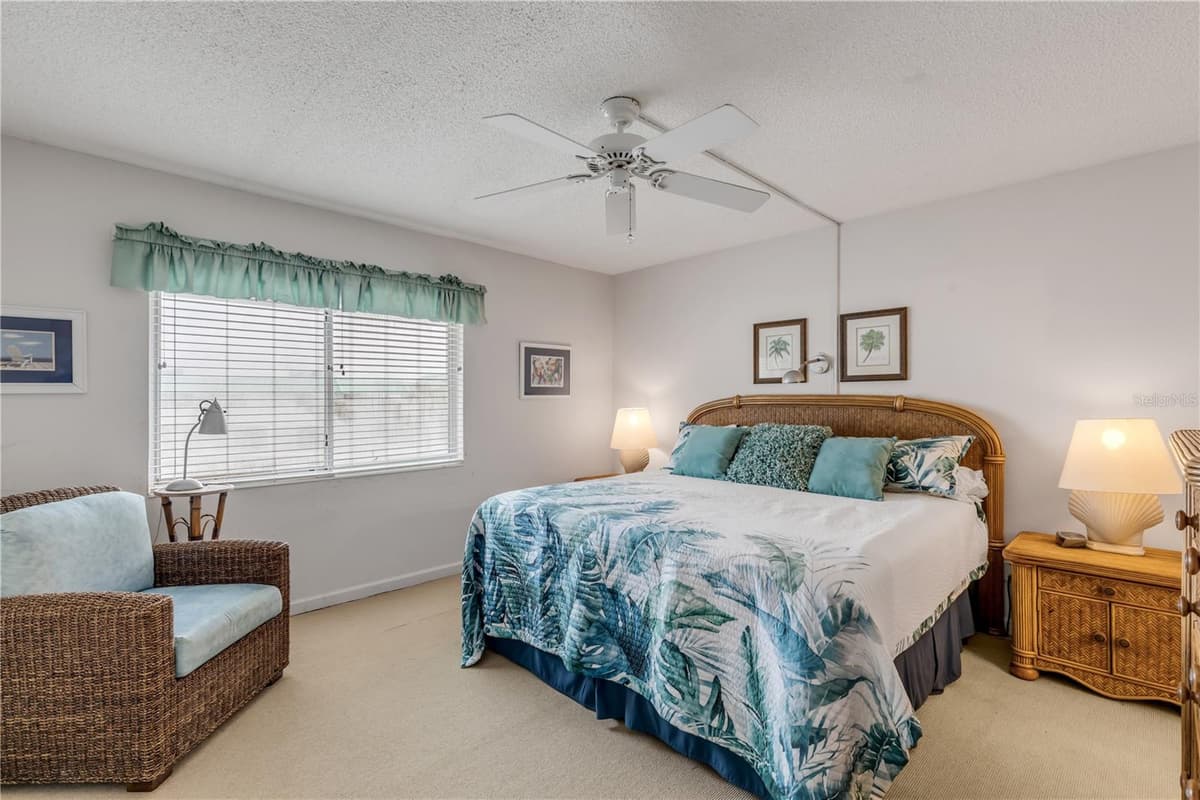 815 OCEAN SHORE BOULEVARD — photo 23 of 42