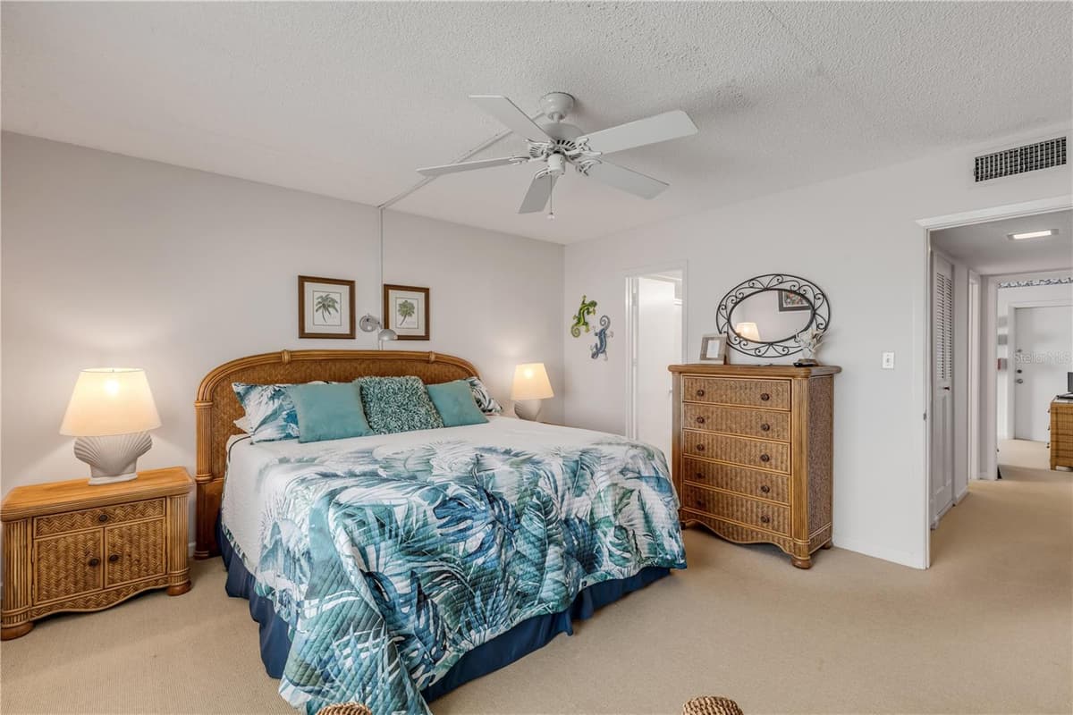 815 OCEAN SHORE BOULEVARD — photo 24 of 42