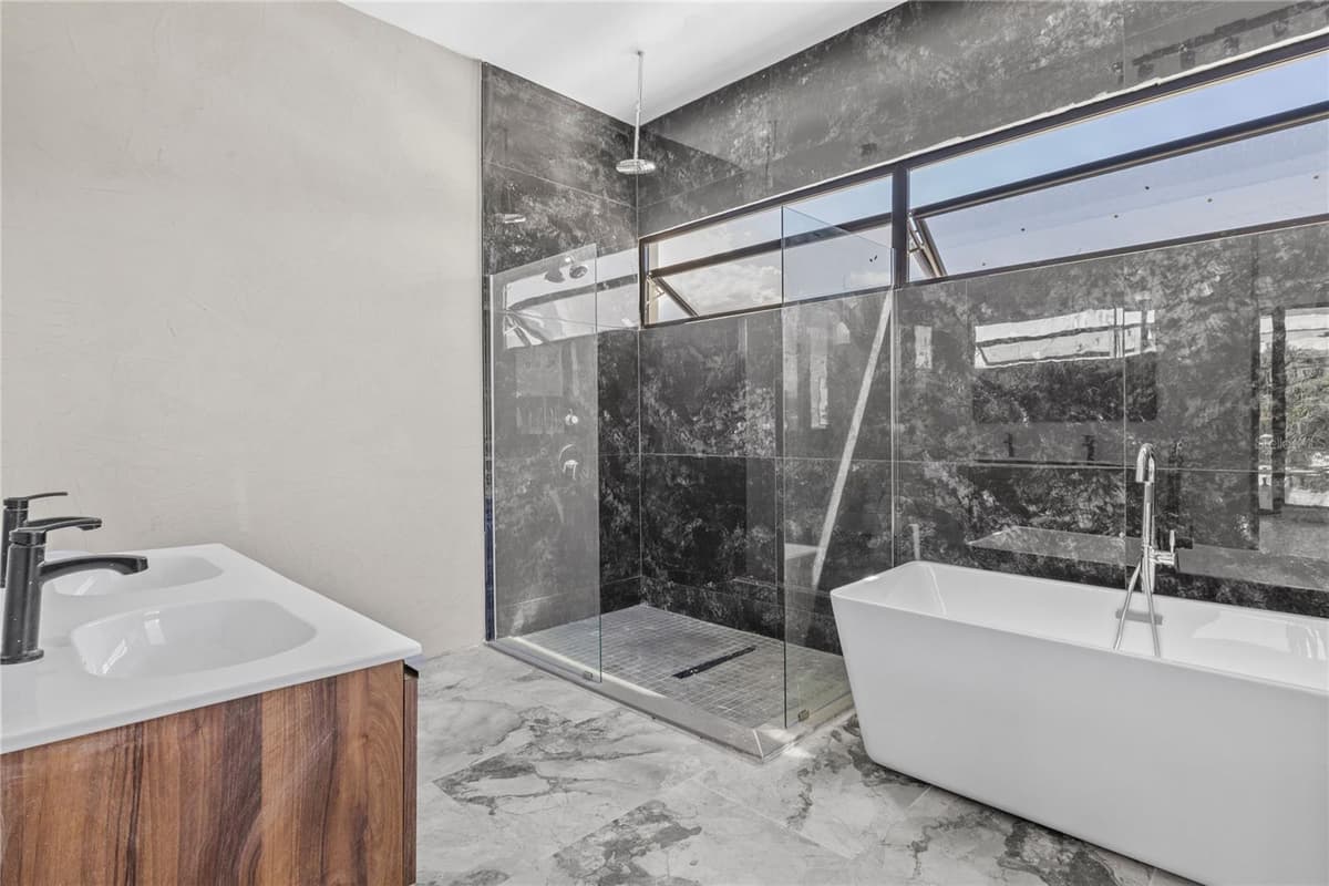 2058 CACIQUE — photo 17 of 38
