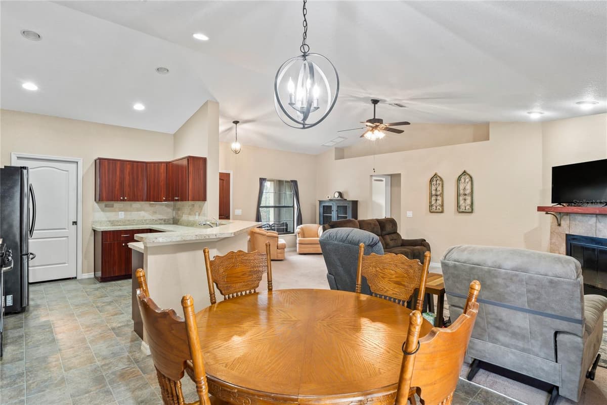 12404 DOLQUIEB LANE — photo 18 of 61