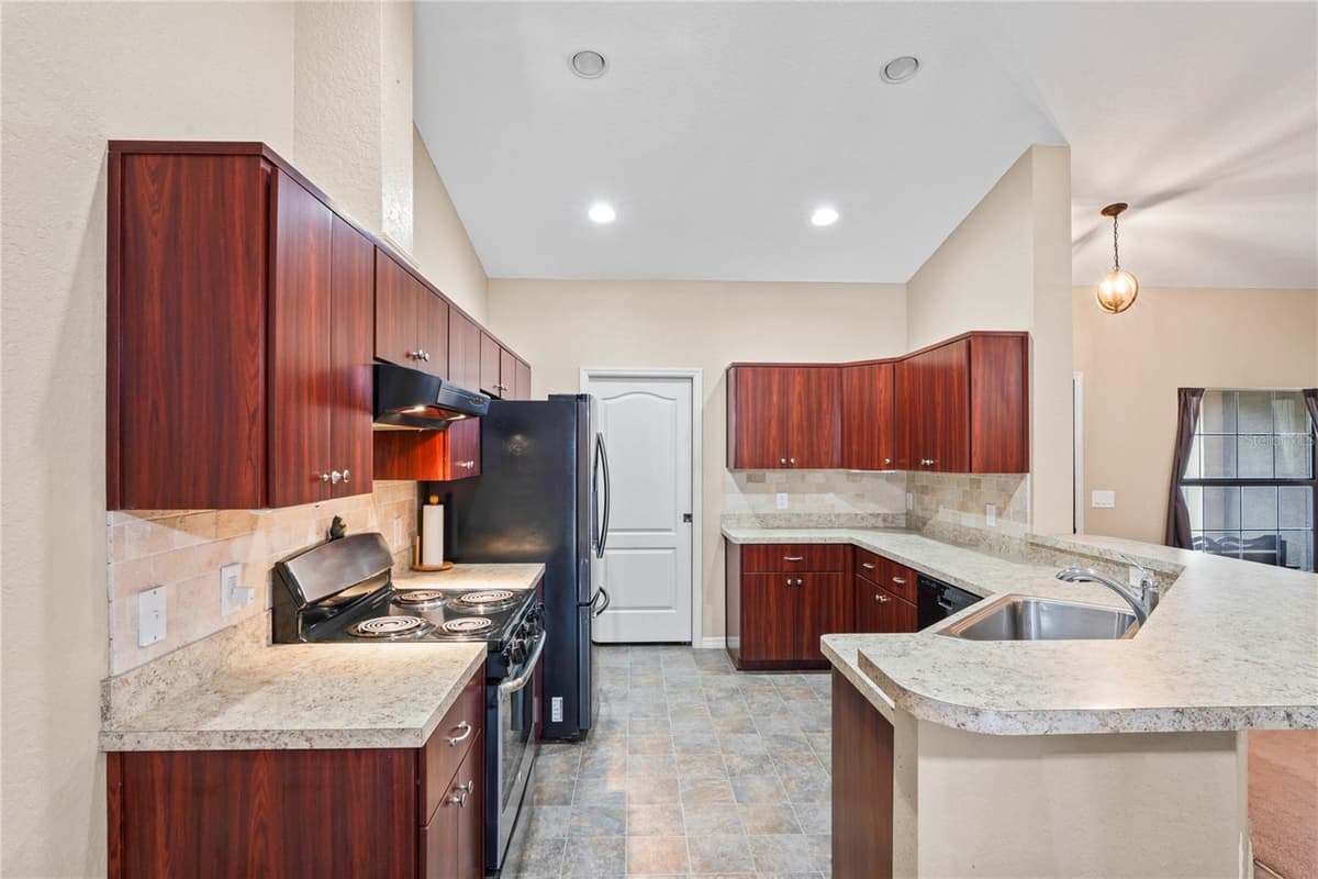 12404 DOLQUIEB LANE — photo 15 of 61