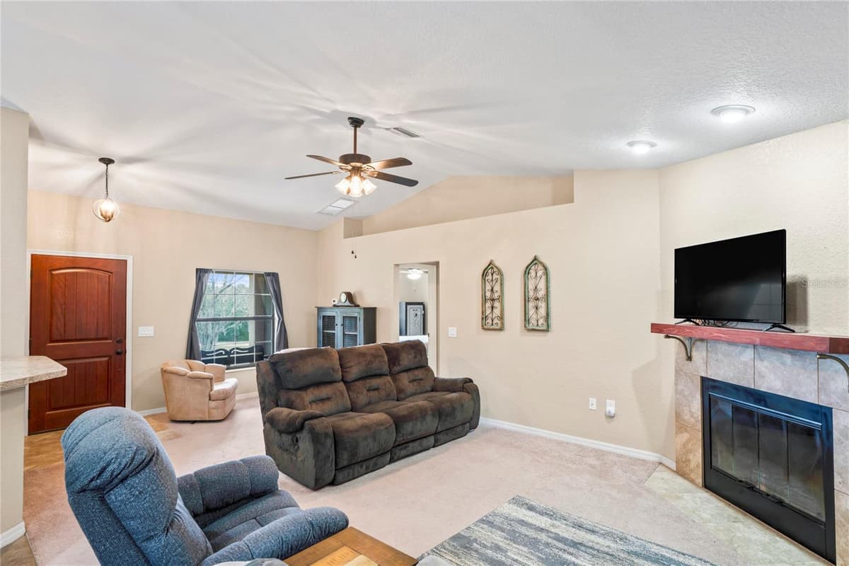 12404 DOLQUIEB LANE — photo 11 of 61