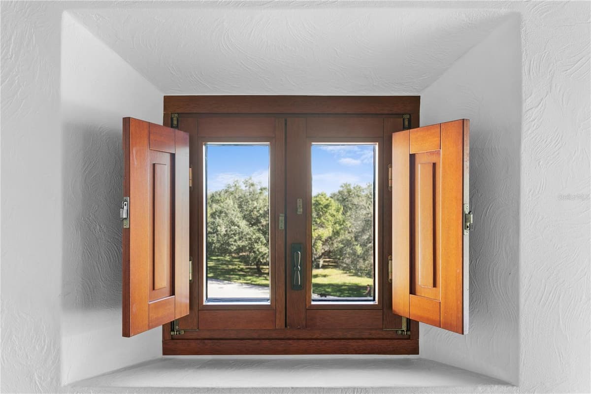 1571 OCEANVIEW DRIVE — photo 19 of 54