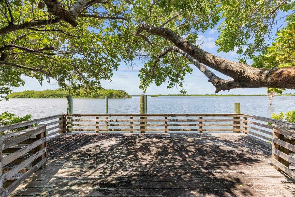 1571 OCEANVIEW DRIVE — photo 49 of 54
