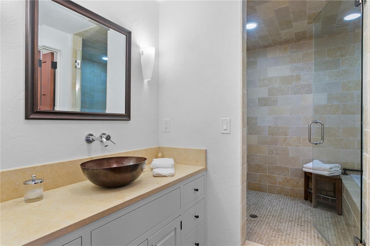 1571 OCEANVIEW DRIVE — photo 32 of 54