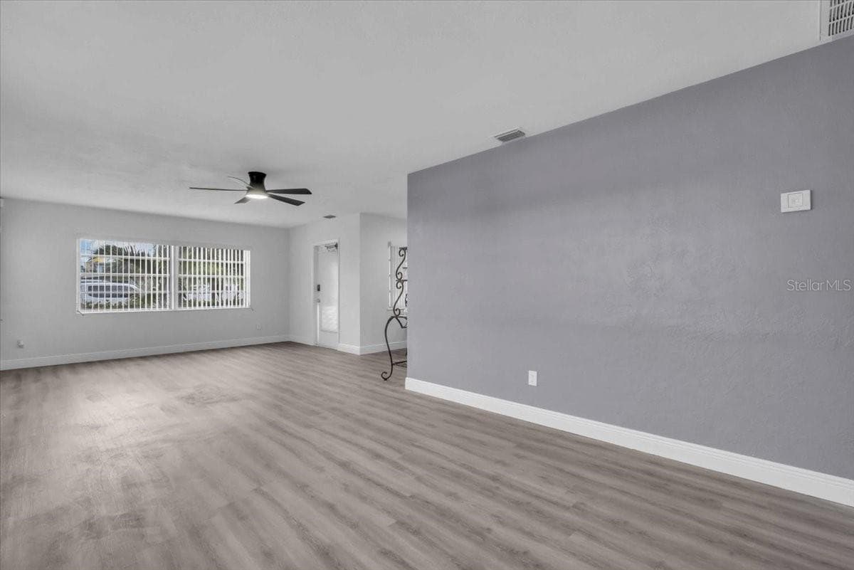 11435 2ND STREET — photo 12 of 22