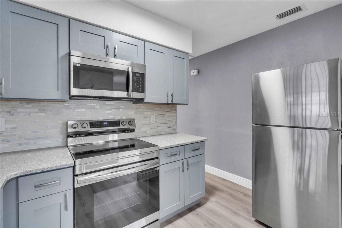 11435 2ND STREET — photo 5 of 22