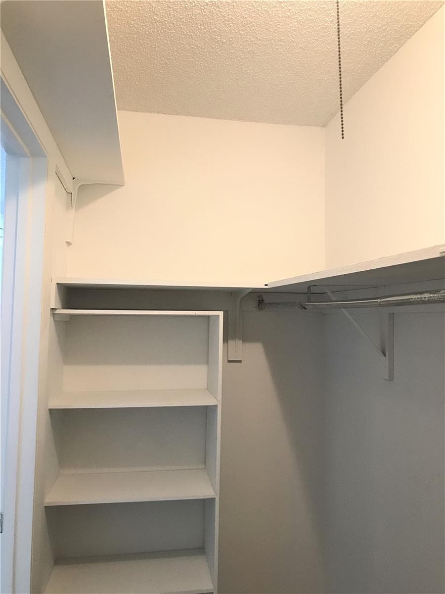 6039 VILLAGE CIRCLE — photo 17 of 36