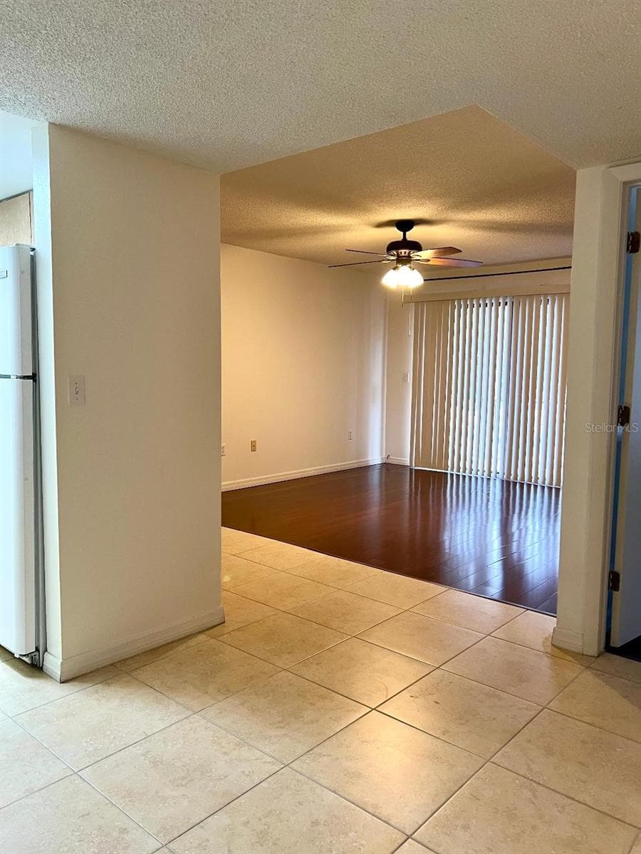 6039 VILLAGE CIRCLE — photo 11 of 36