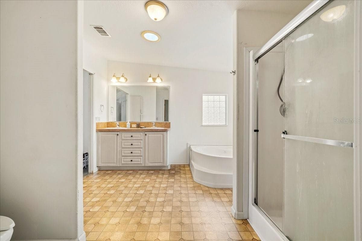 137 FRANKLIN AVENUE — photo 17 of 39