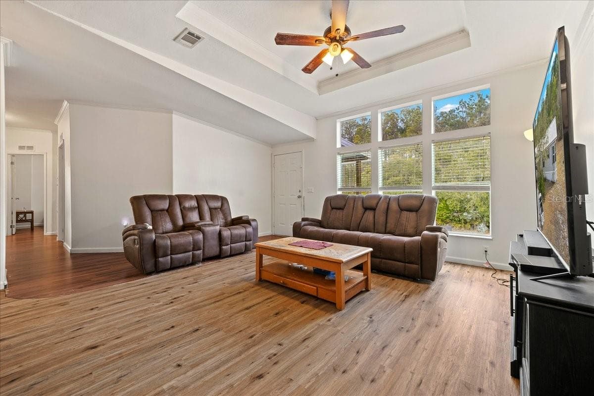 137 FRANKLIN AVENUE — photo 6 of 39
