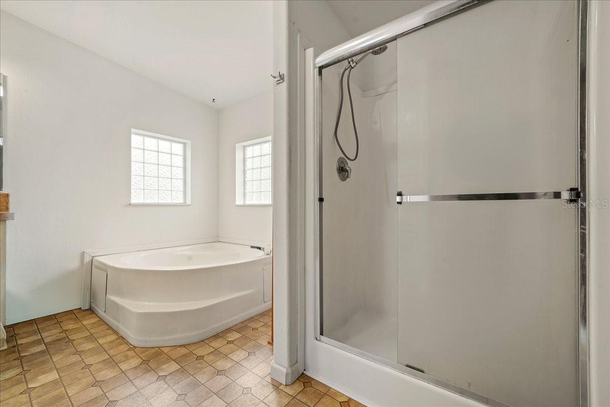 137 FRANKLIN AVENUE — photo 18 of 39