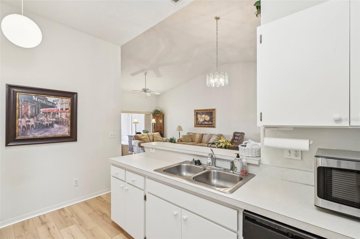 2315 NEW ORCHARD COURT — photo 10 of 57