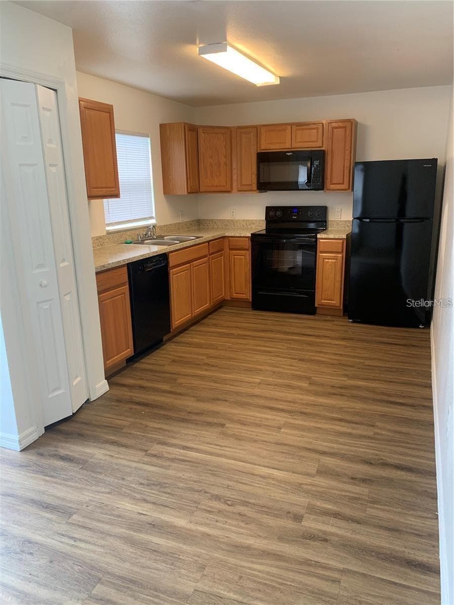 628 BLUEBILL COURT — photo 25 of 32