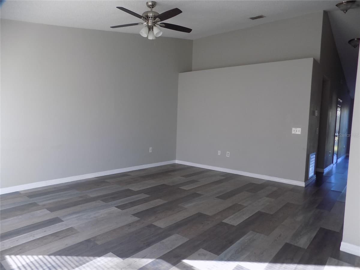 628 BLUEBILL COURT — photo 5 of 32
