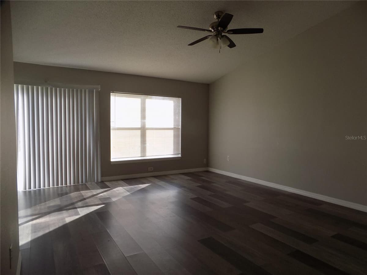 628 BLUEBILL COURT — photo 10 of 32