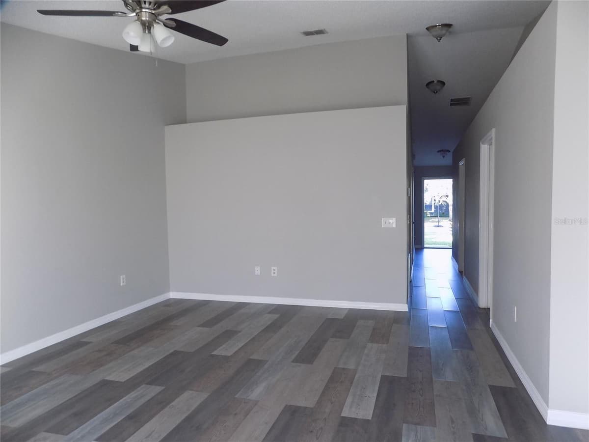 628 BLUEBILL COURT — photo 4 of 32