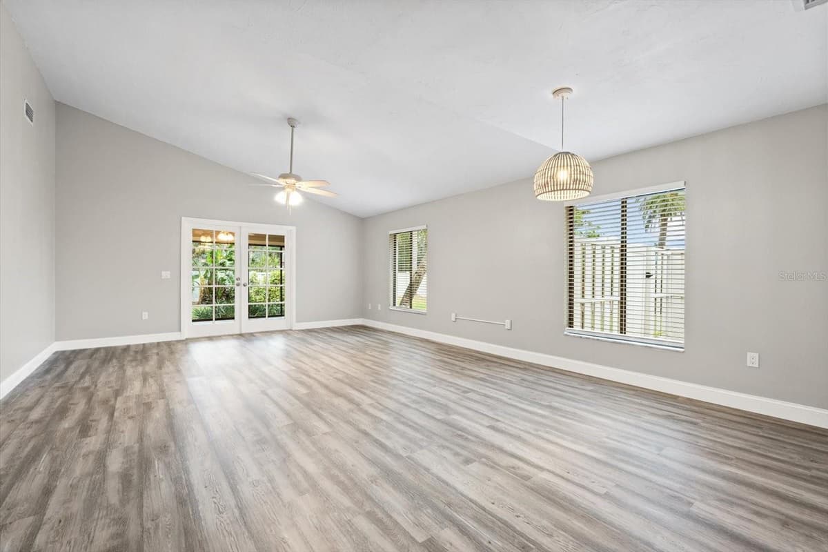6401 PELICAN DRIVE — photo 3 of 30