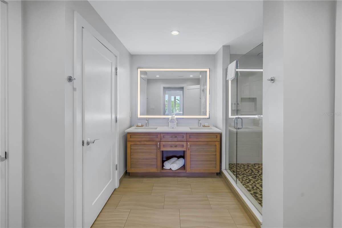 5325 MARINA DRIVE — photo 26 of 60