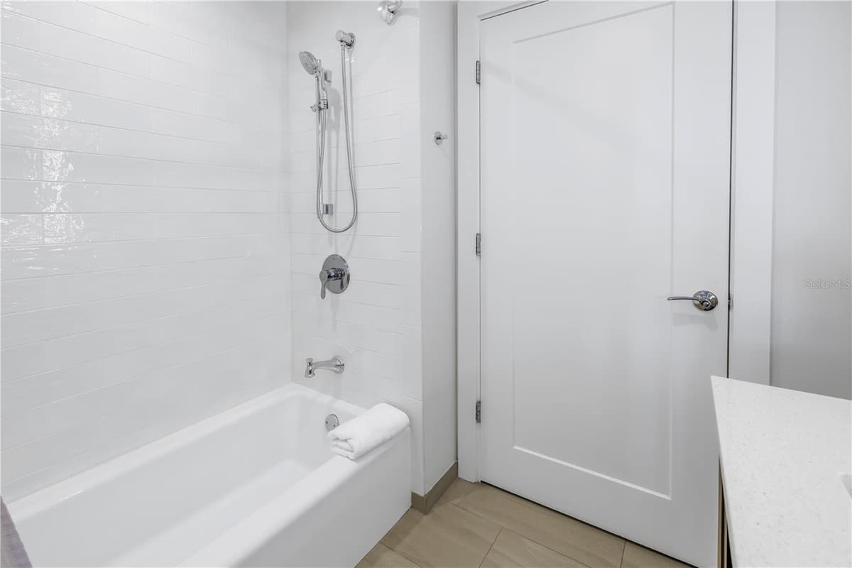 5325 MARINA DRIVE — photo 9 of 60