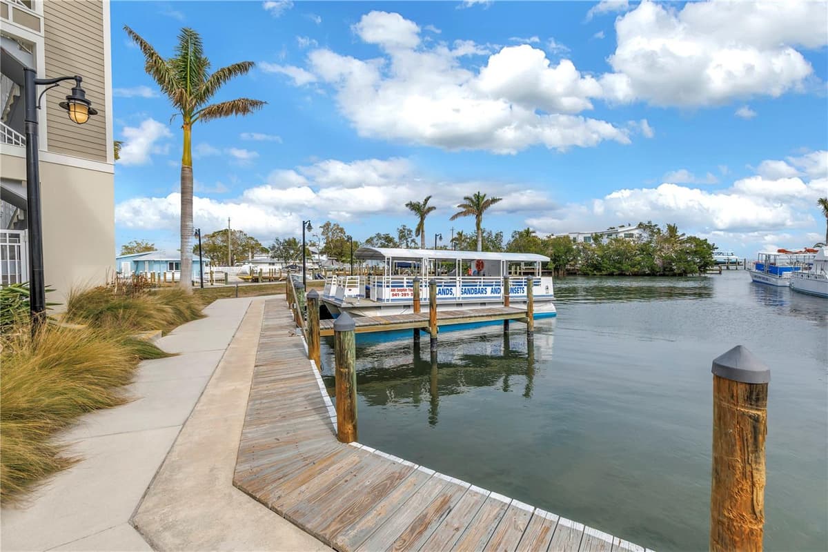 5325 MARINA DRIVE — photo 46 of 60