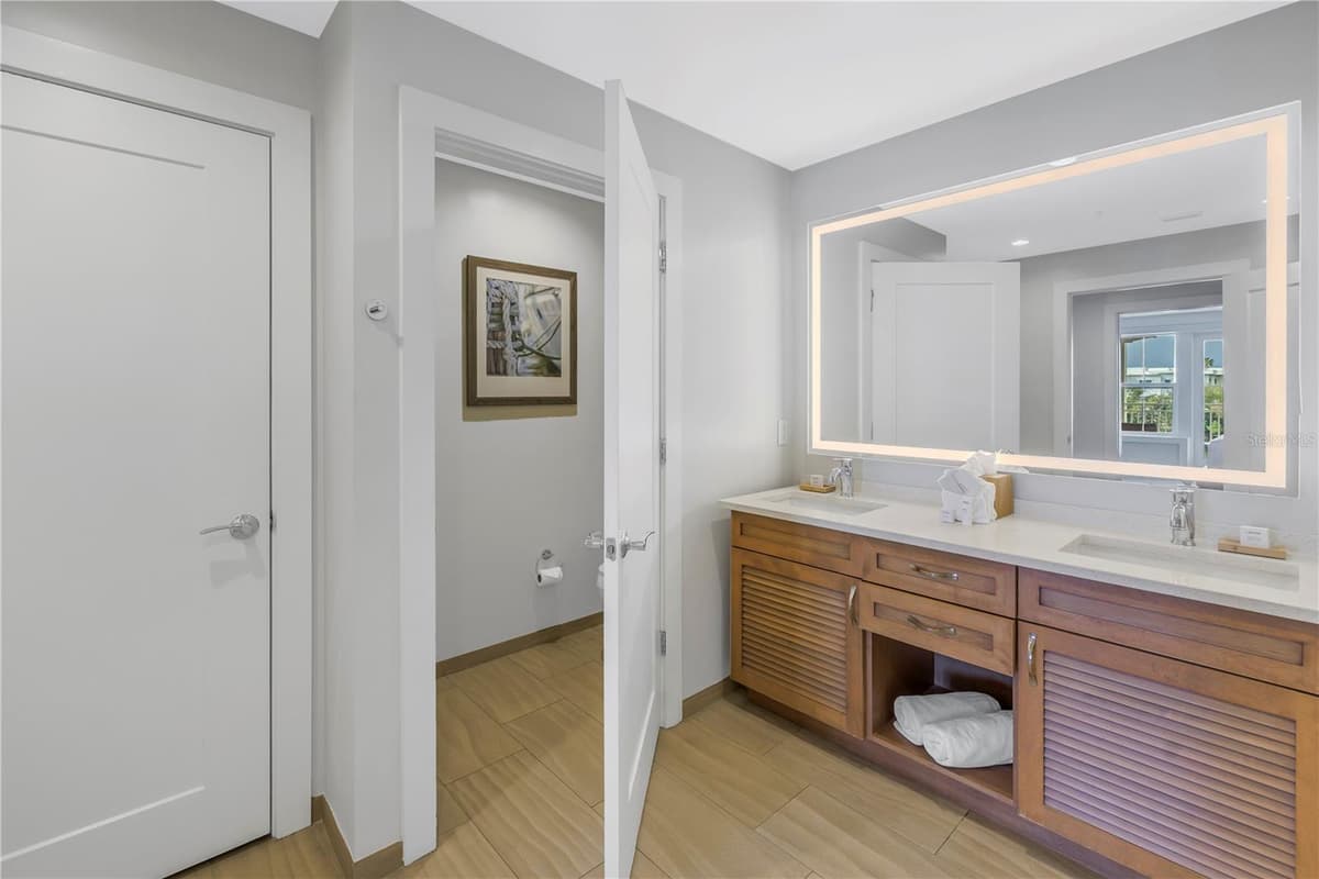 5325 MARINA DRIVE — photo 29 of 60