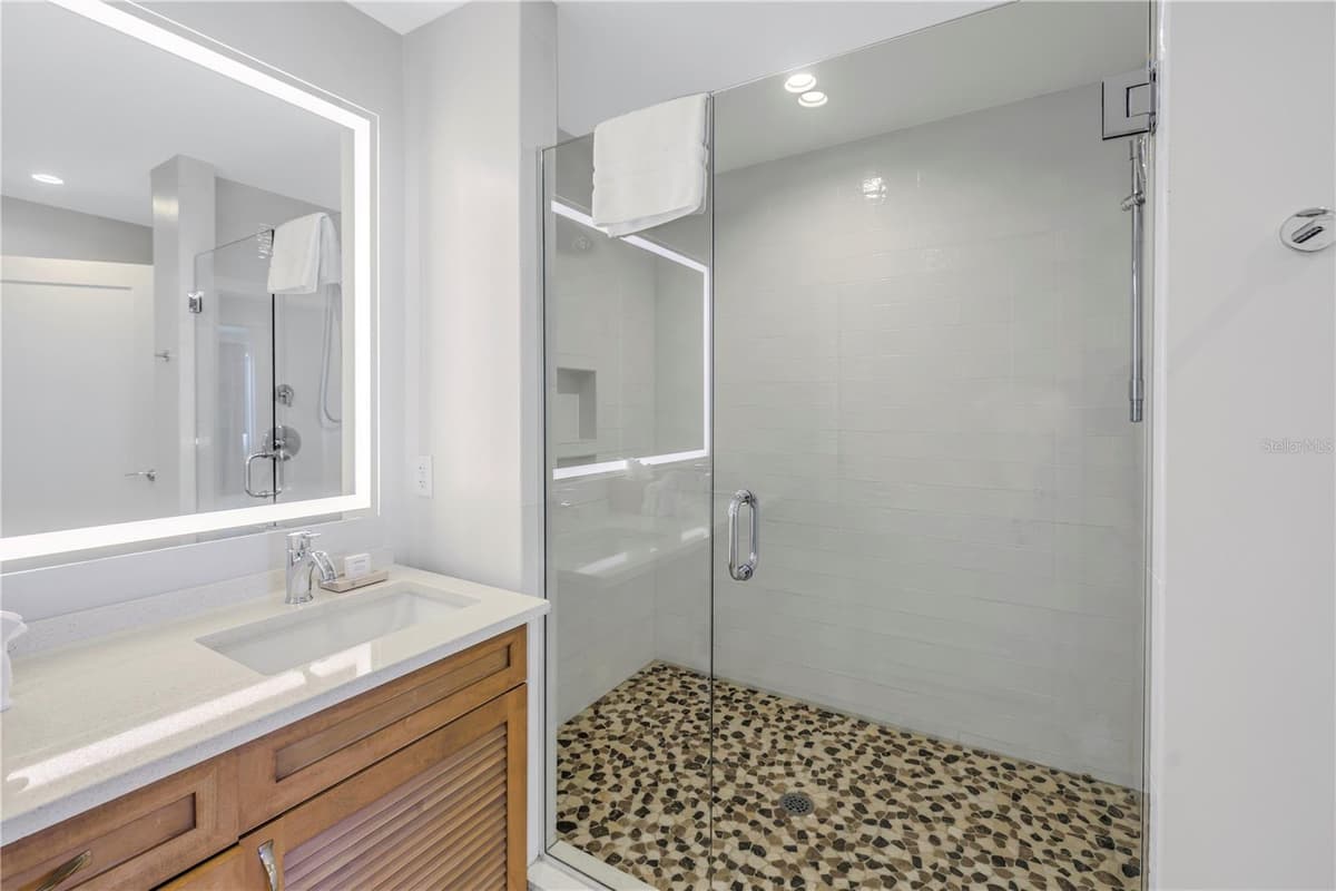 5325 MARINA DRIVE — photo 28 of 60