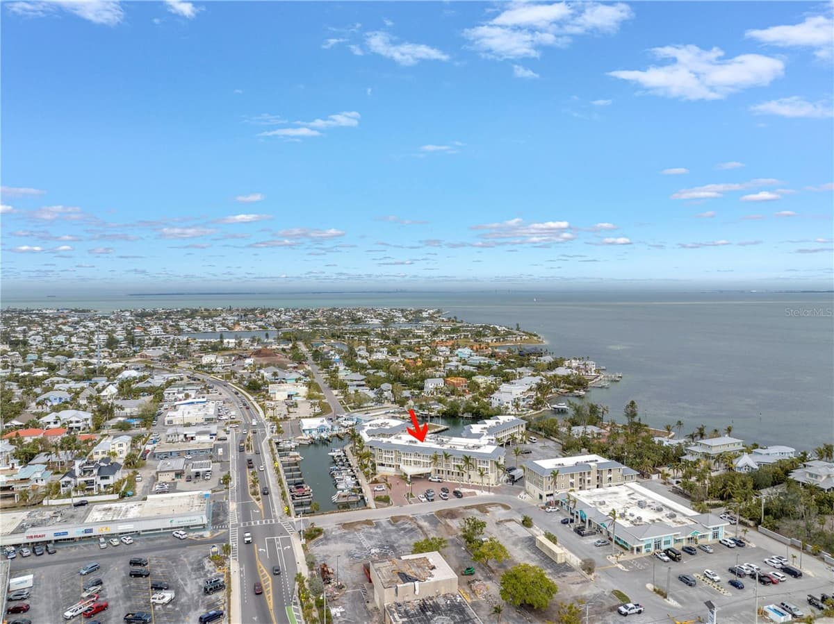 5325 MARINA DRIVE — photo 53 of 60