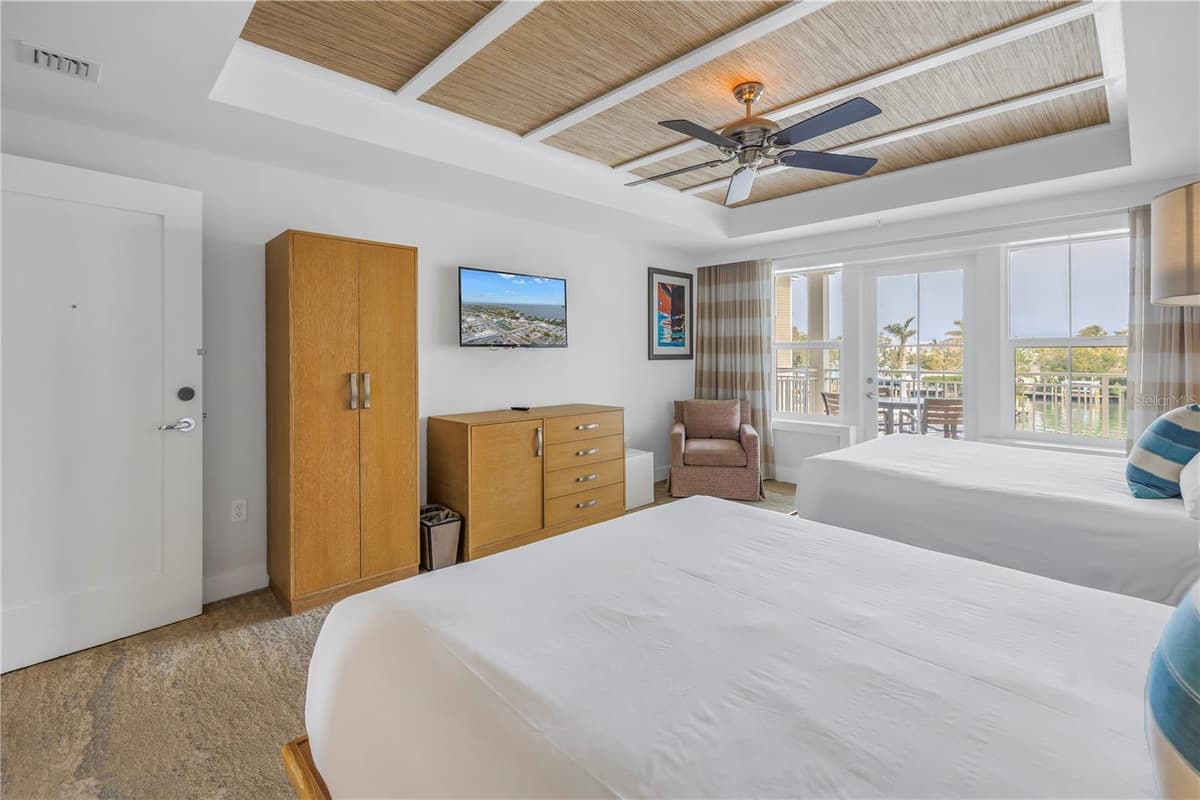 5325 MARINA DRIVE — photo 5 of 60