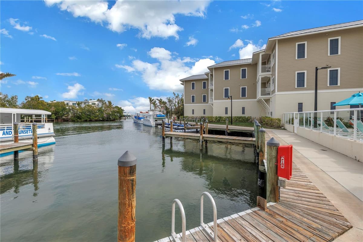 5325 MARINA DRIVE — photo 47 of 60