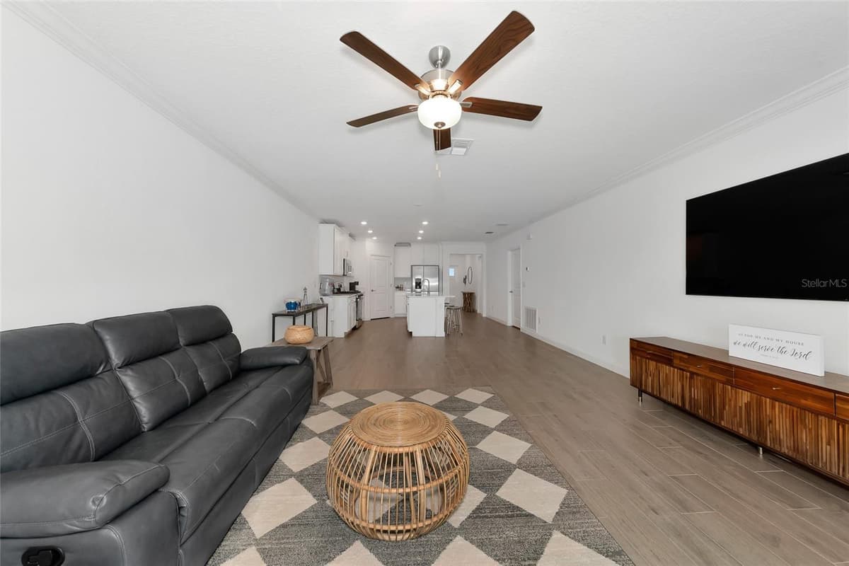 17322 HOLLY WELL AVENUE — photo 7 of 64