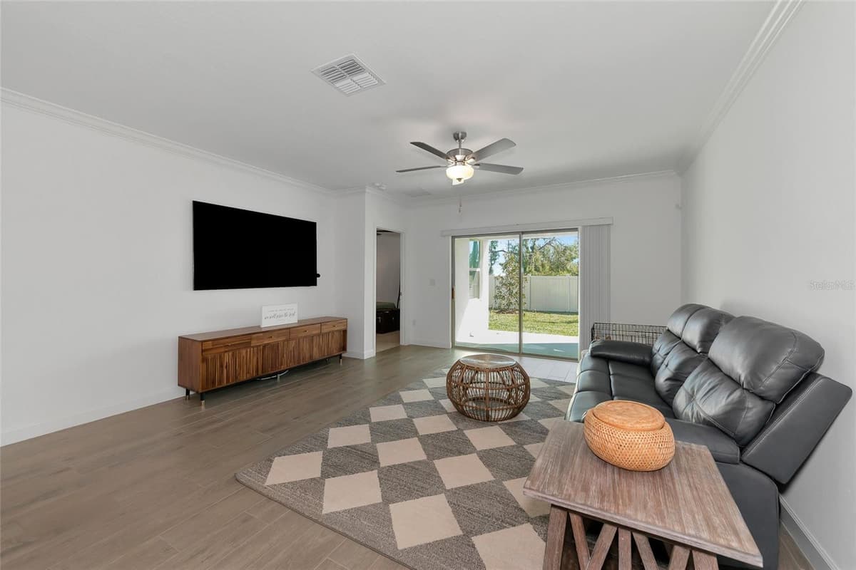 17322 HOLLY WELL AVENUE — photo 5 of 64