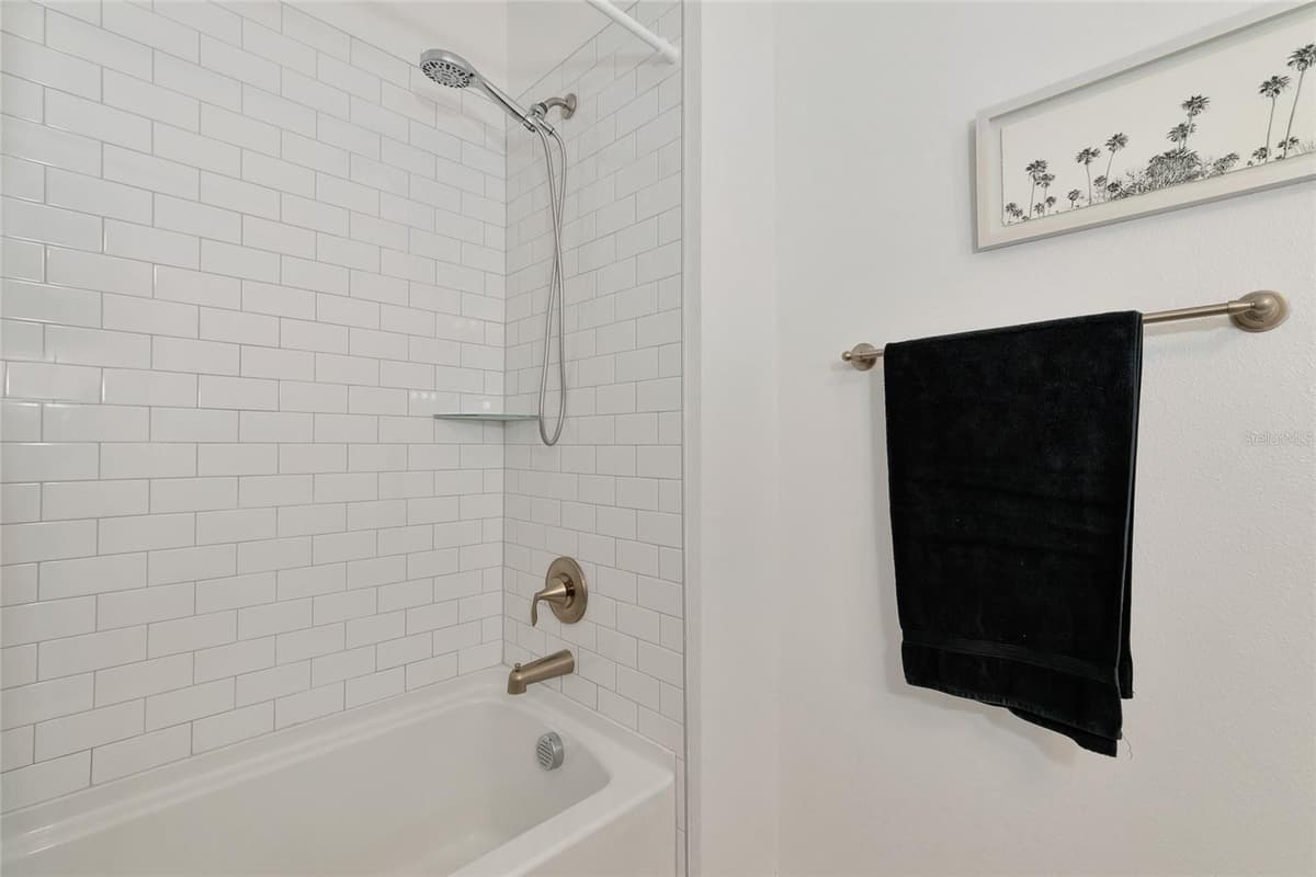 17322 HOLLY WELL AVENUE — photo 26 of 64