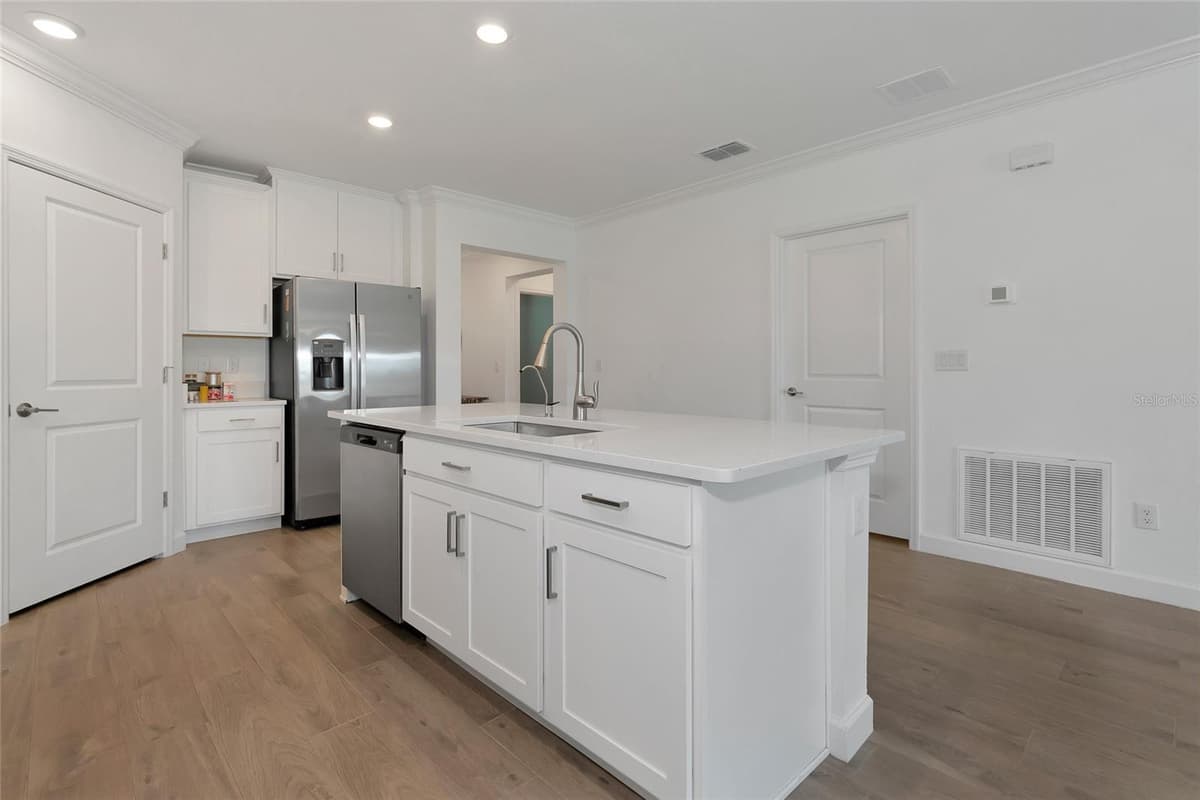 17322 HOLLY WELL AVENUE — photo 12 of 64