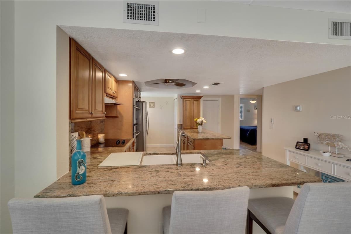 5031 BEACH ROAD — photo 11 of 41