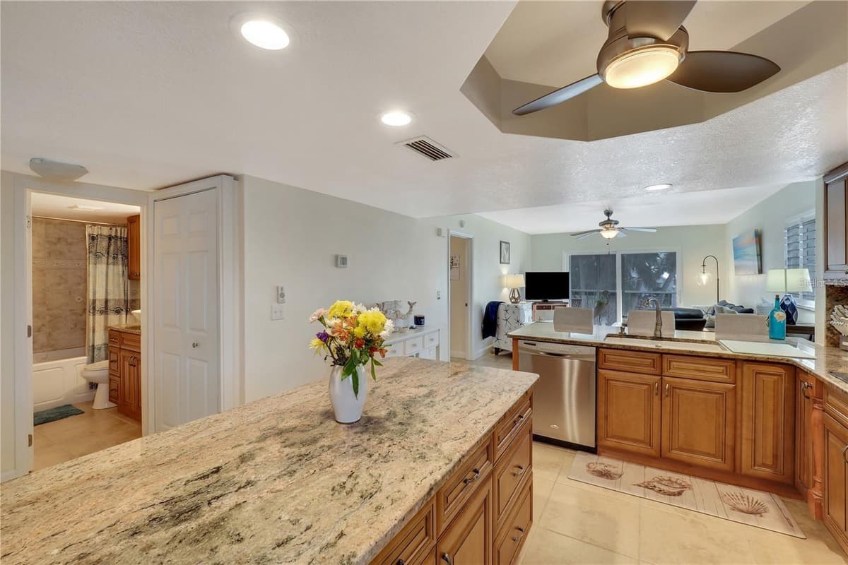 5031 BEACH ROAD — photo 15 of 41
