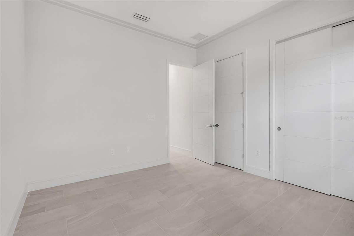3015 KENSINGTON AVENUE — photo 25 of 35