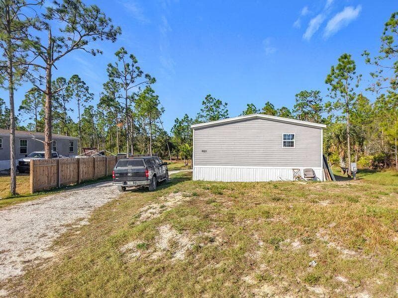 8325 STRASSE BOULEVARD — photo 12 of 57