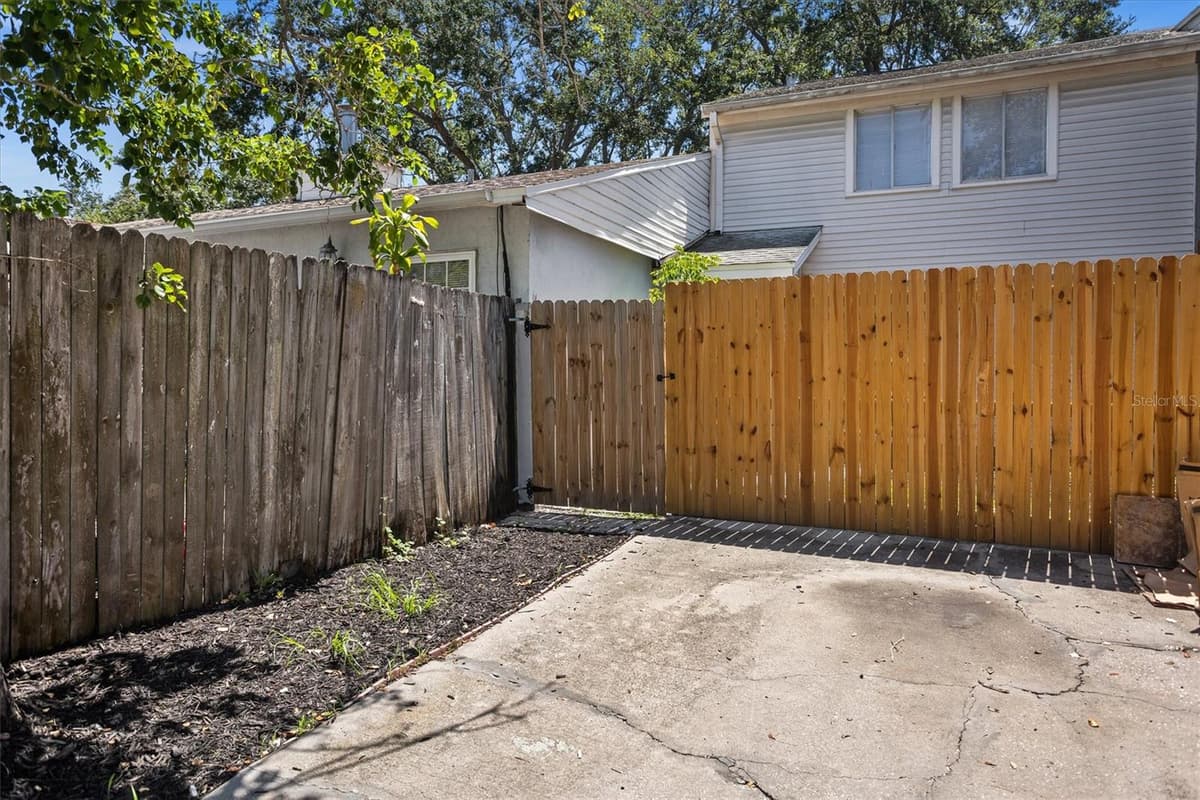 4712 STONEPOINTE PLACE — photo 34 of 37