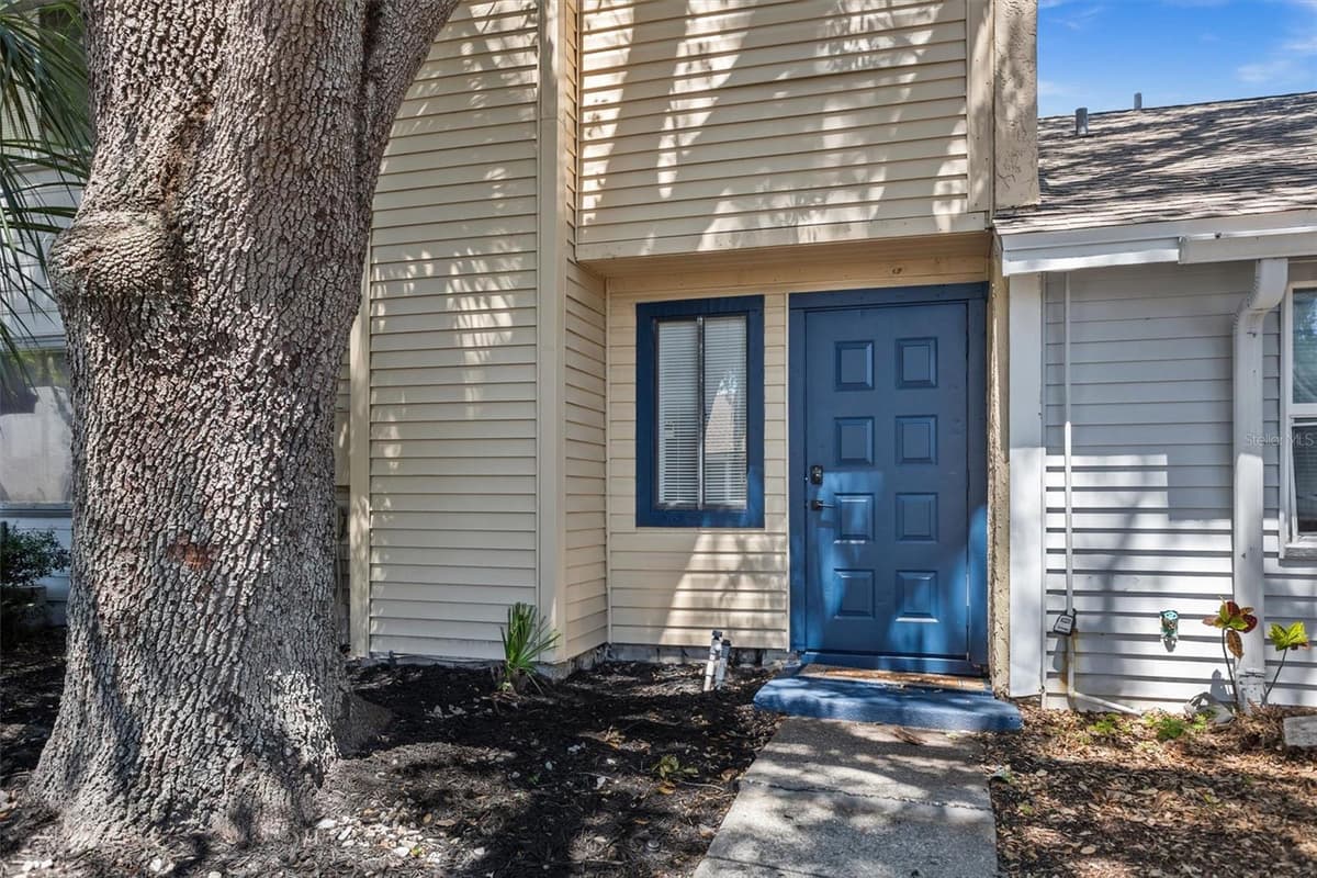 4712 STONEPOINTE PLACE — photo 3 of 37