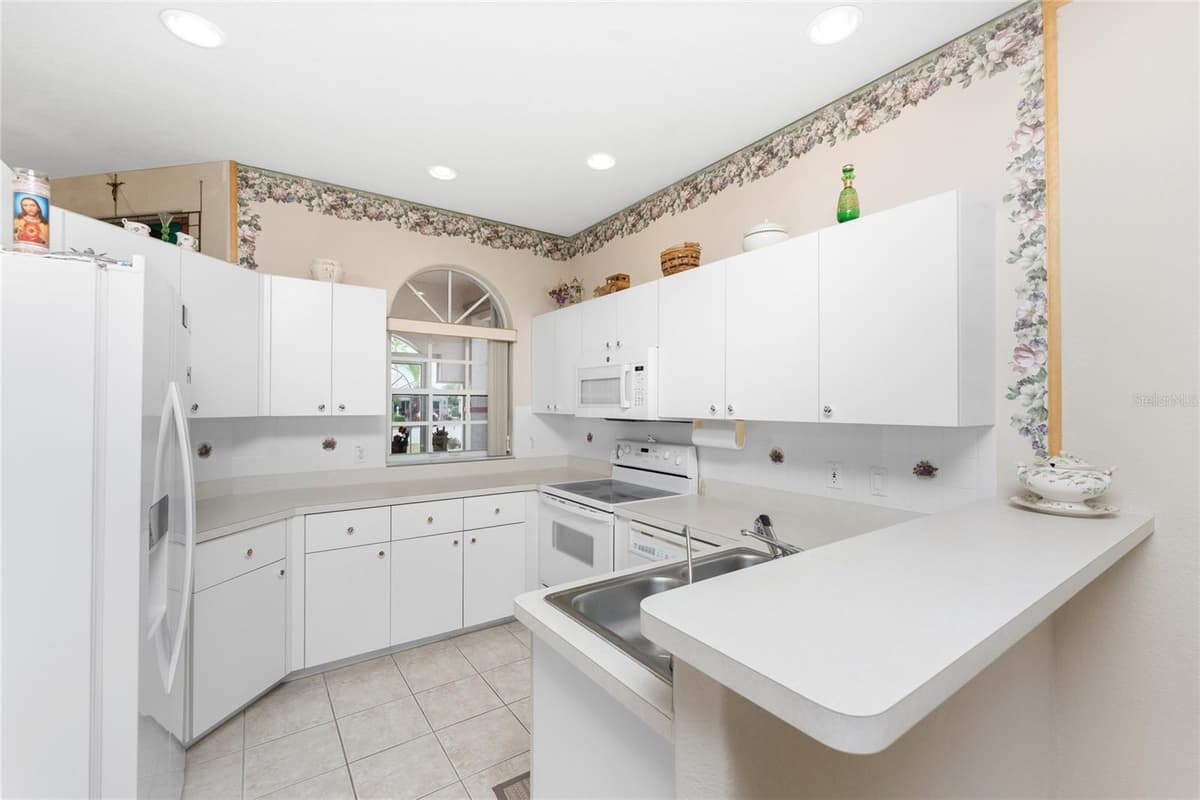 10214 WINDSONG RD — photo 15 of 67
