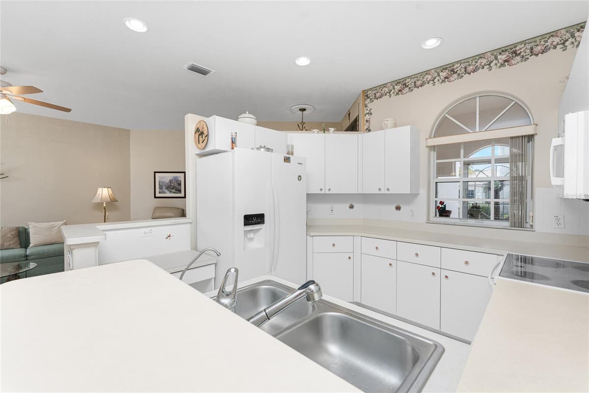 10214 WINDSONG RD — photo 17 of 67