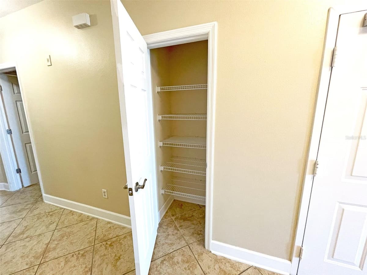 7580 TOSCANA BOULEVARD — photo 14 of 43