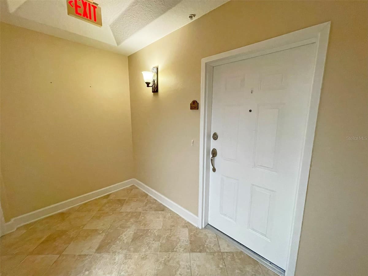 7580 TOSCANA BOULEVARD — photo 37 of 43