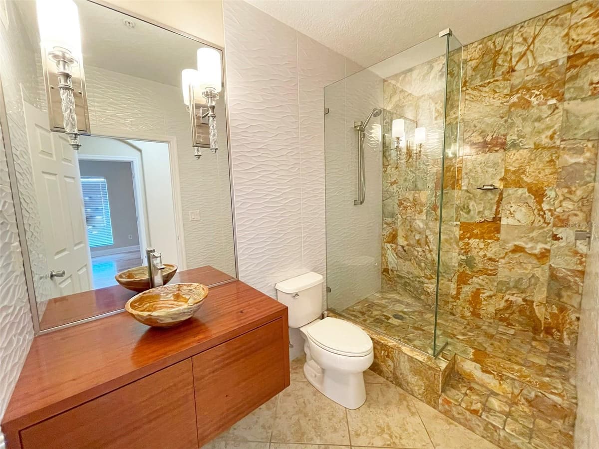 7580 TOSCANA BOULEVARD — photo 15 of 43