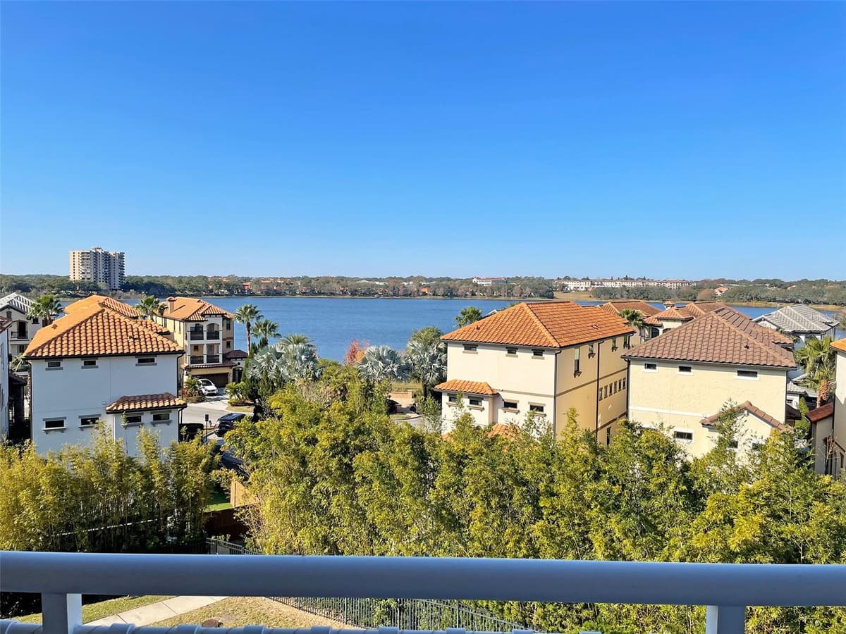 7580 TOSCANA BOULEVARD — photo 7 of 43
