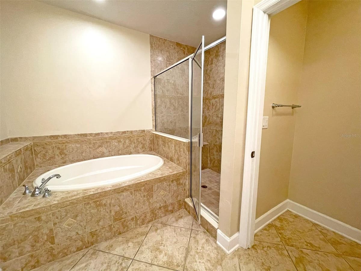 7580 TOSCANA BOULEVARD — photo 27 of 43